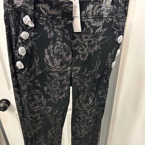 NWT WHITE HOUSE BLACK MARKET fabulous black Jollie trousers . New with tags.